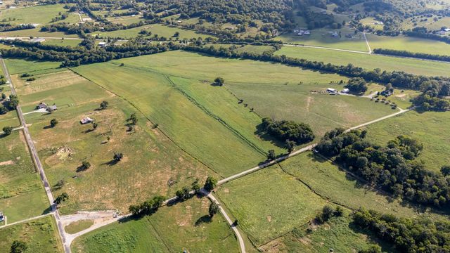 2811 Bert Watt Rd, Petersburg, TN 37144