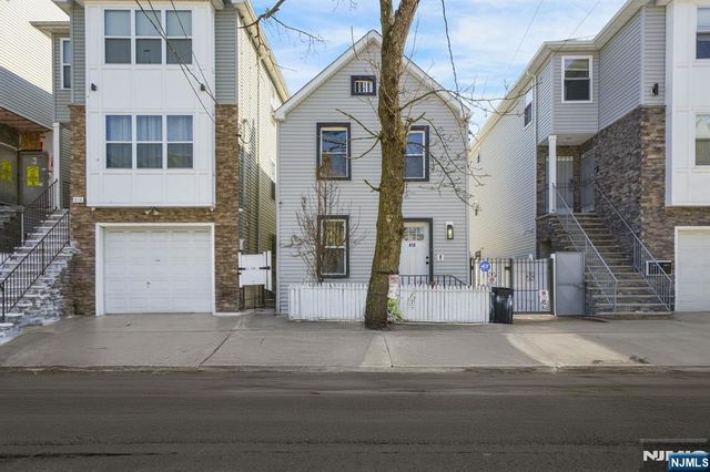 418 10th Street, Newark, NJ 07103