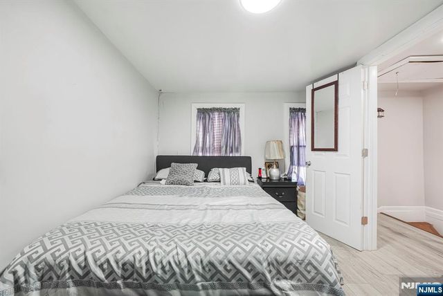 418 10th Street, Newark, NJ 07103