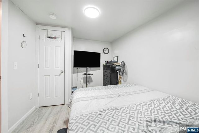 418 10th Street, Newark, NJ 07103