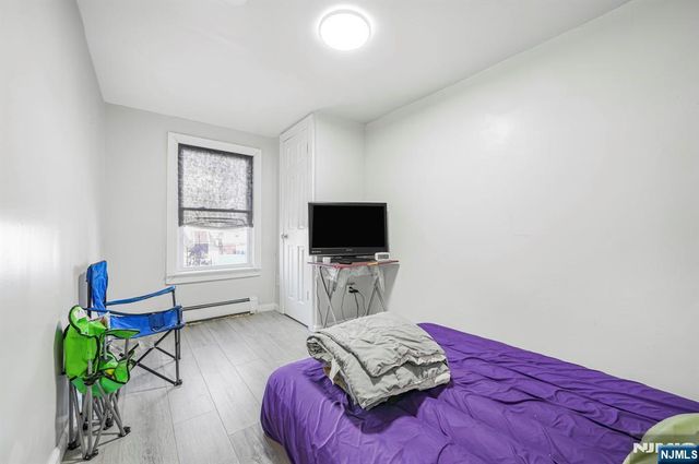 418 10th Street, Newark, NJ 07103