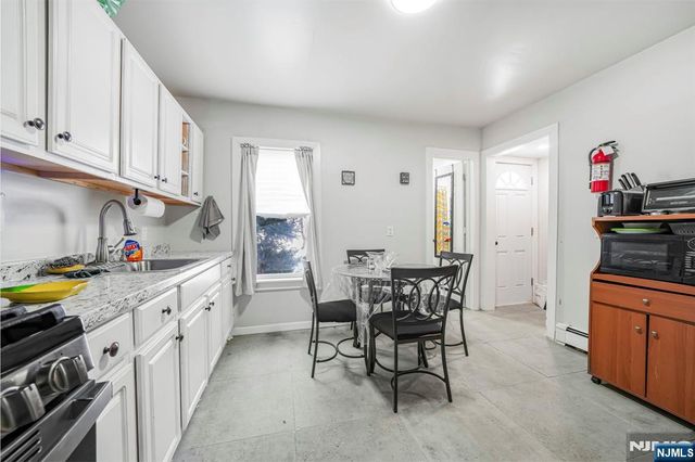 418 10th Street, Newark, NJ 07103