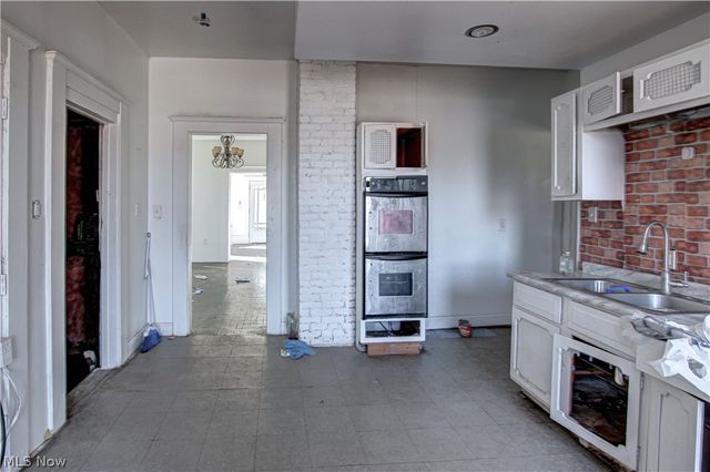 7700 Denison Avenue, Cleveland, OH 44102