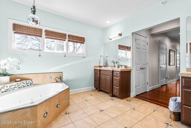 5305 Juniper Beach Rd, Prospect, KY 40059