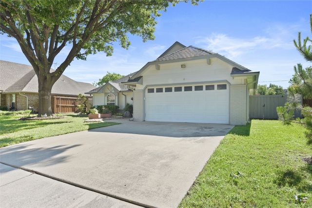 5632 Guadalajara Drive, North Richland Hills, TX 76180