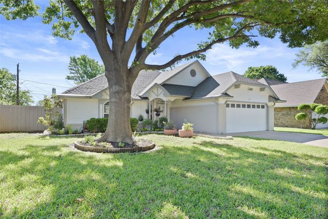 5632 Guadalajara Drive, North Richland Hills, TX 76180