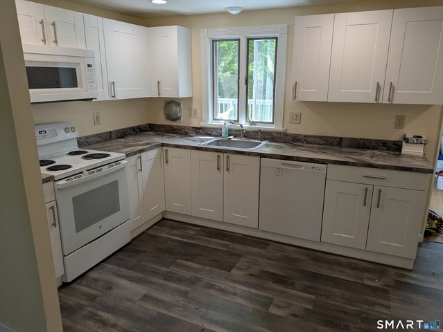 16 Jan Drive, Vernon, CT 06066