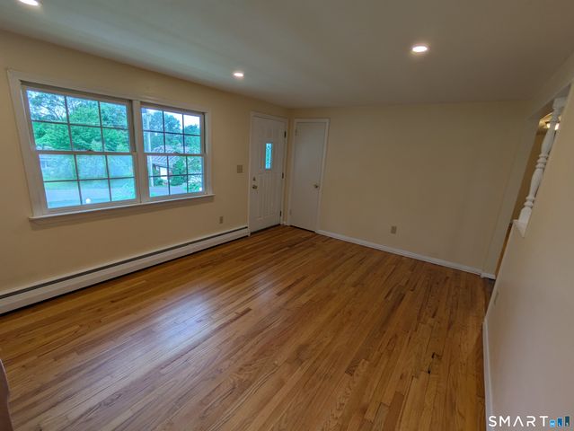 16 Jan Drive, Vernon, CT 06066