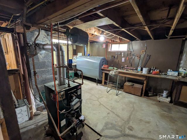 16 Jan Drive, Vernon, CT 06066