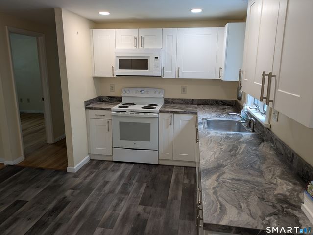 16 Jan Drive, Vernon, CT 06066