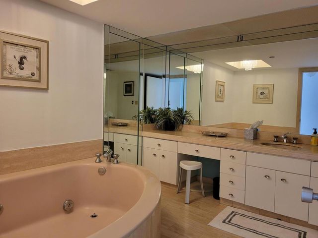 19707 TURNBERRY Way 14D, Aventura, FL 33180