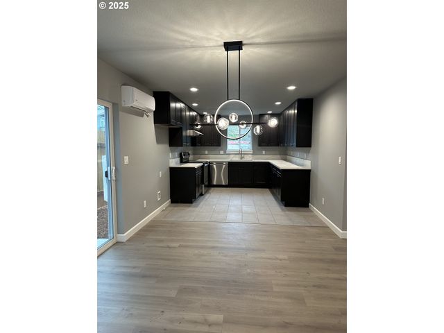 4823 Se 118TH Pl, Portland, OR 97266