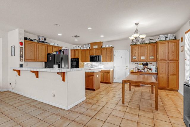 9975 Ocean Dunes Ct, Sacramento, CA 95829