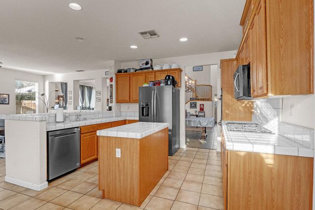 9975 Ocean Dunes Ct, Sacramento, CA 95829