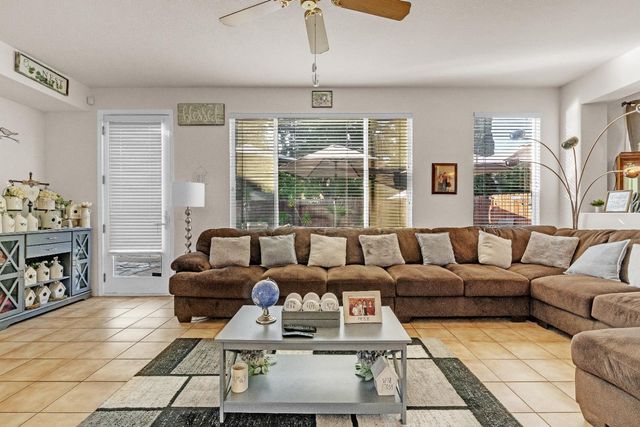 9975 Ocean Dunes Ct, Sacramento, CA 95829