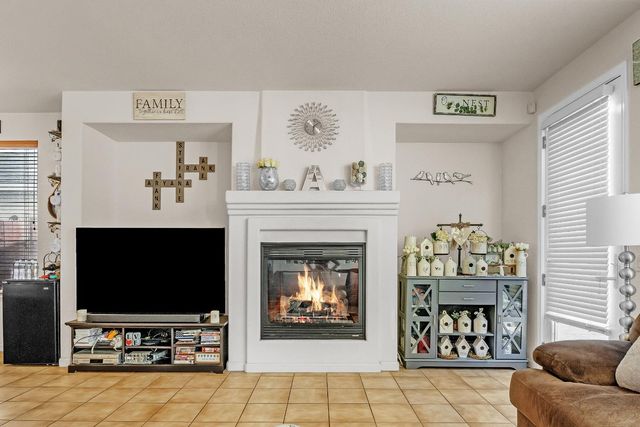 9975 Ocean Dunes Ct, Sacramento, CA 95829