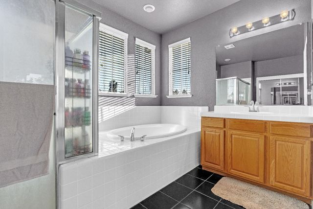 9975 Ocean Dunes Ct, Sacramento, CA 95829