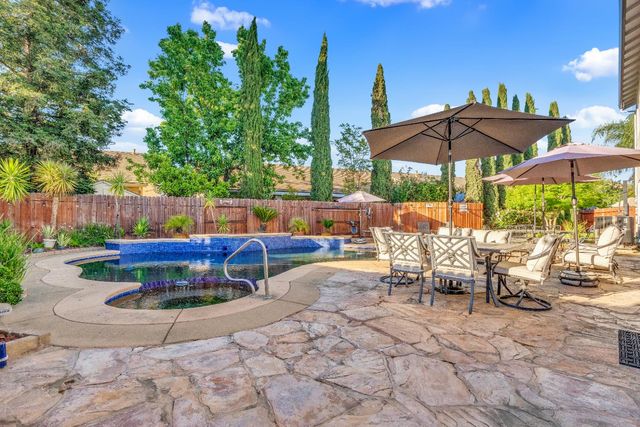 9975 Ocean Dunes Ct, Sacramento, CA 95829