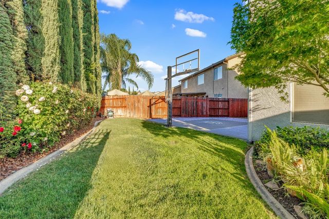 9975 Ocean Dunes Ct, Sacramento, CA 95829