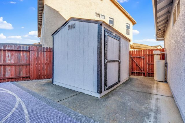 9975 Ocean Dunes Ct, Sacramento, CA 95829