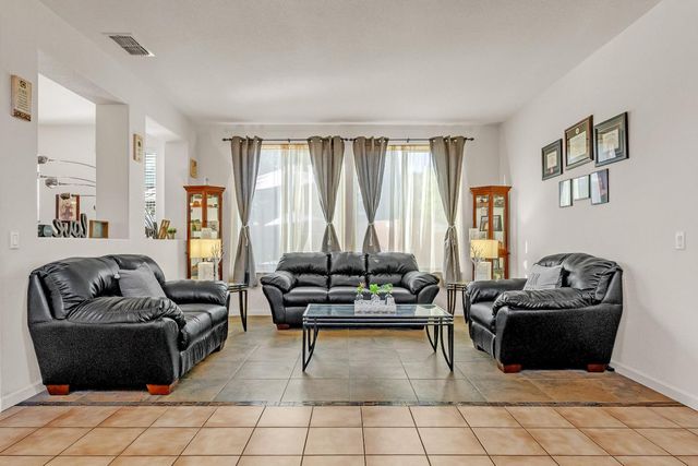 9975 Ocean Dunes Ct, Sacramento, CA 95829