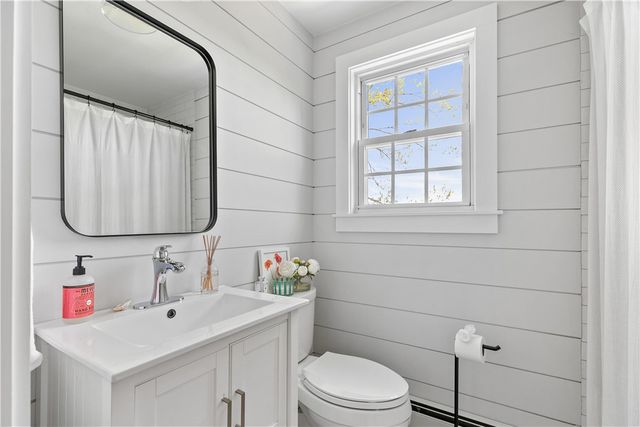 2 Bailey Terrace, Middletown, RI 02842
