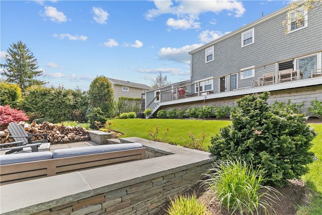 2 Bailey Terrace, Middletown, RI 02842