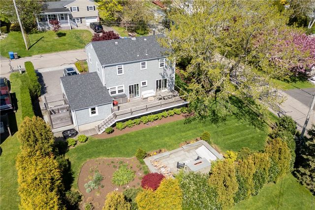 2 Bailey Terrace, Middletown, RI 02842