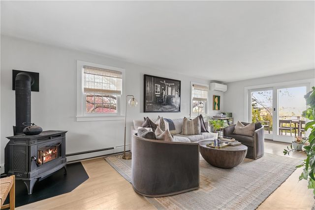 2 Bailey Terrace, Middletown, RI 02842