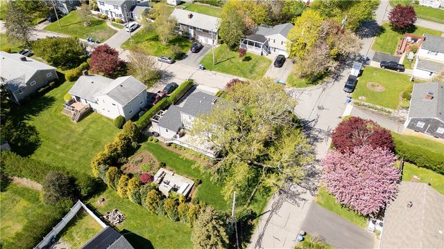 2 Bailey Terrace, Middletown, RI 02842