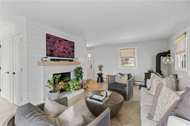 2 Bailey Terrace, Middletown, RI 02842