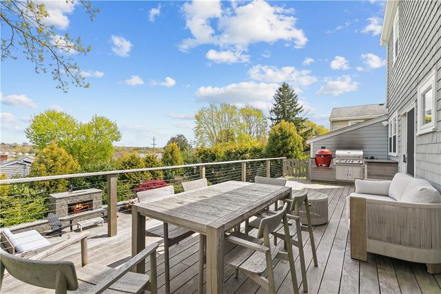 2 Bailey Terrace, Middletown, RI 02842