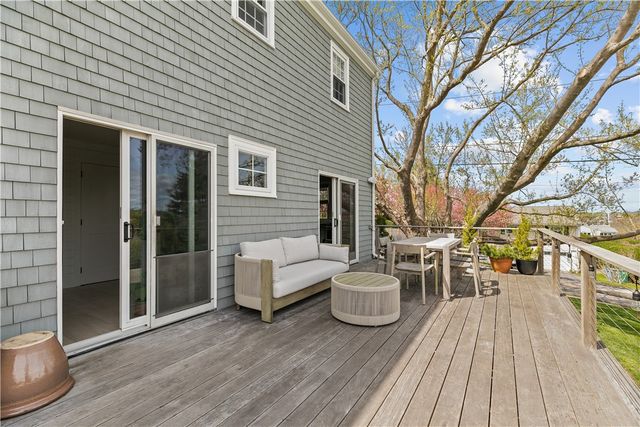 2 Bailey Terrace, Middletown, RI 02842