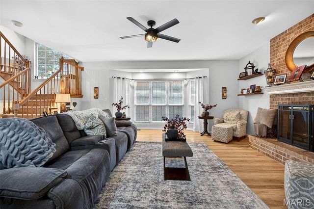 1317 AUBURN HILLS Drive, St Charles, MO 63304