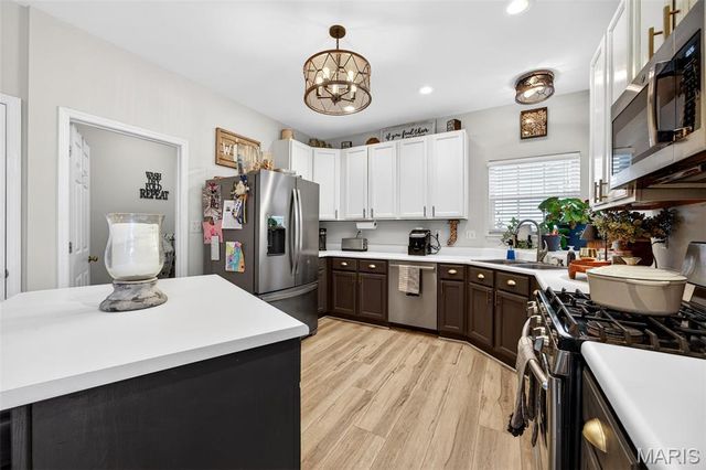 1317 AUBURN HILLS Drive, St Charles, MO 63304