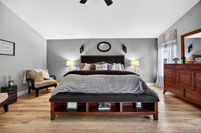 1317 AUBURN HILLS Drive, St Charles, MO 63304