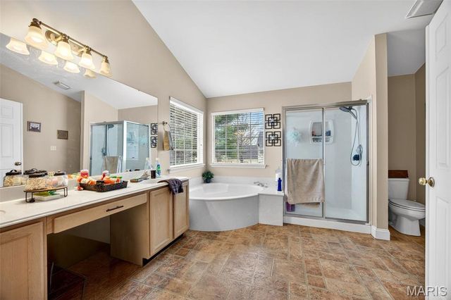 1317 AUBURN HILLS Drive, St Charles, MO 63304