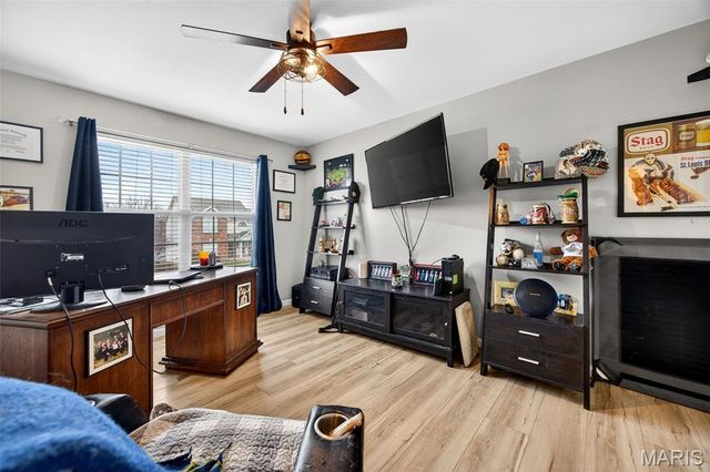 1317 AUBURN HILLS Drive, St Charles, MO 63304