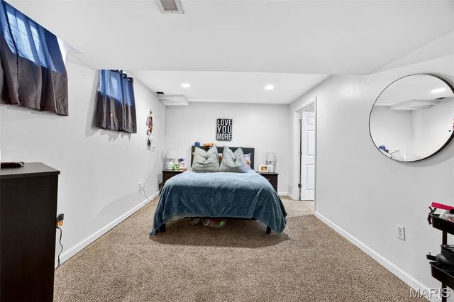 1317 AUBURN HILLS Drive, St Charles, MO 63304