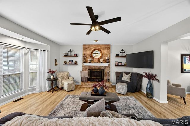 1317 AUBURN HILLS Drive, St Charles, MO 63304