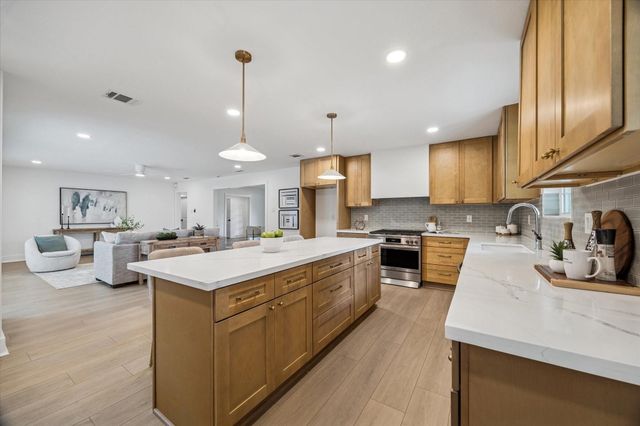 11515 Endicott Lane, Houston, TX 77035