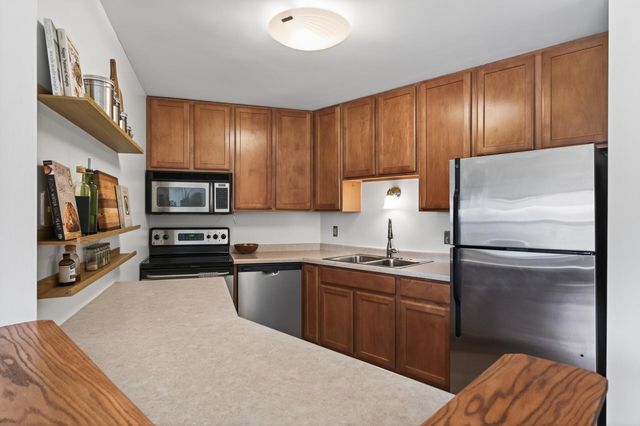 720 3rd Avenue NE 312, Minneapolis, MN 55413