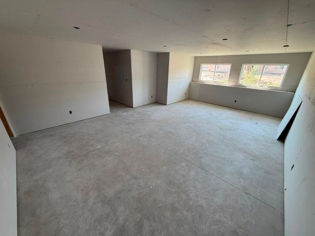 8973 E Joshua St, Bel Aire, KS 67226