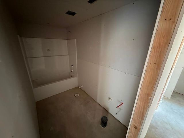 8973 E Joshua St, Bel Aire, KS 67226