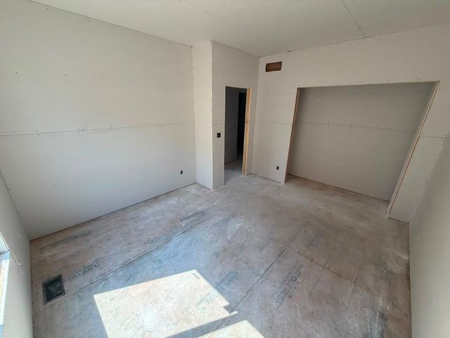 8973 E Joshua St, Bel Aire, KS 67226