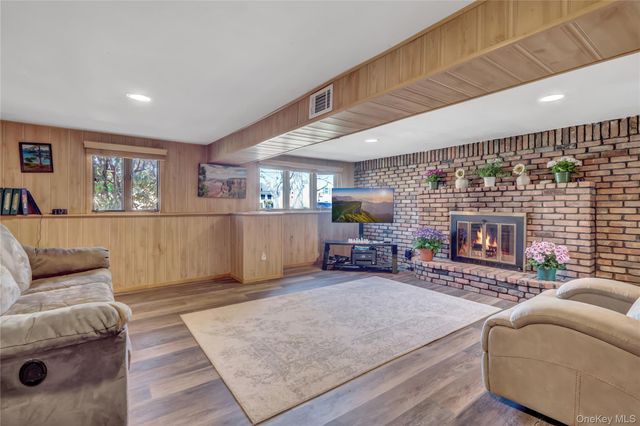 421 Grand Boulevard, Massapequa Park, NY 11762