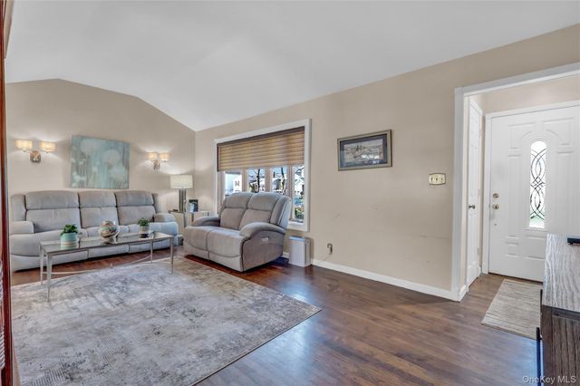 421 Grand Boulevard, Massapequa Park, NY 11762