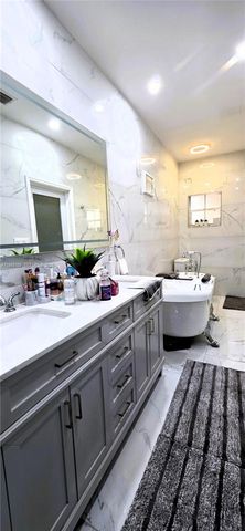 5769 NW 99th Ave, Doral, FL 33178