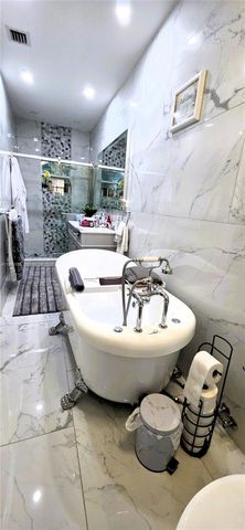 5769 NW 99th Ave, Doral, FL 33178