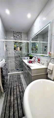 5769 NW 99th Ave, Doral, FL 33178